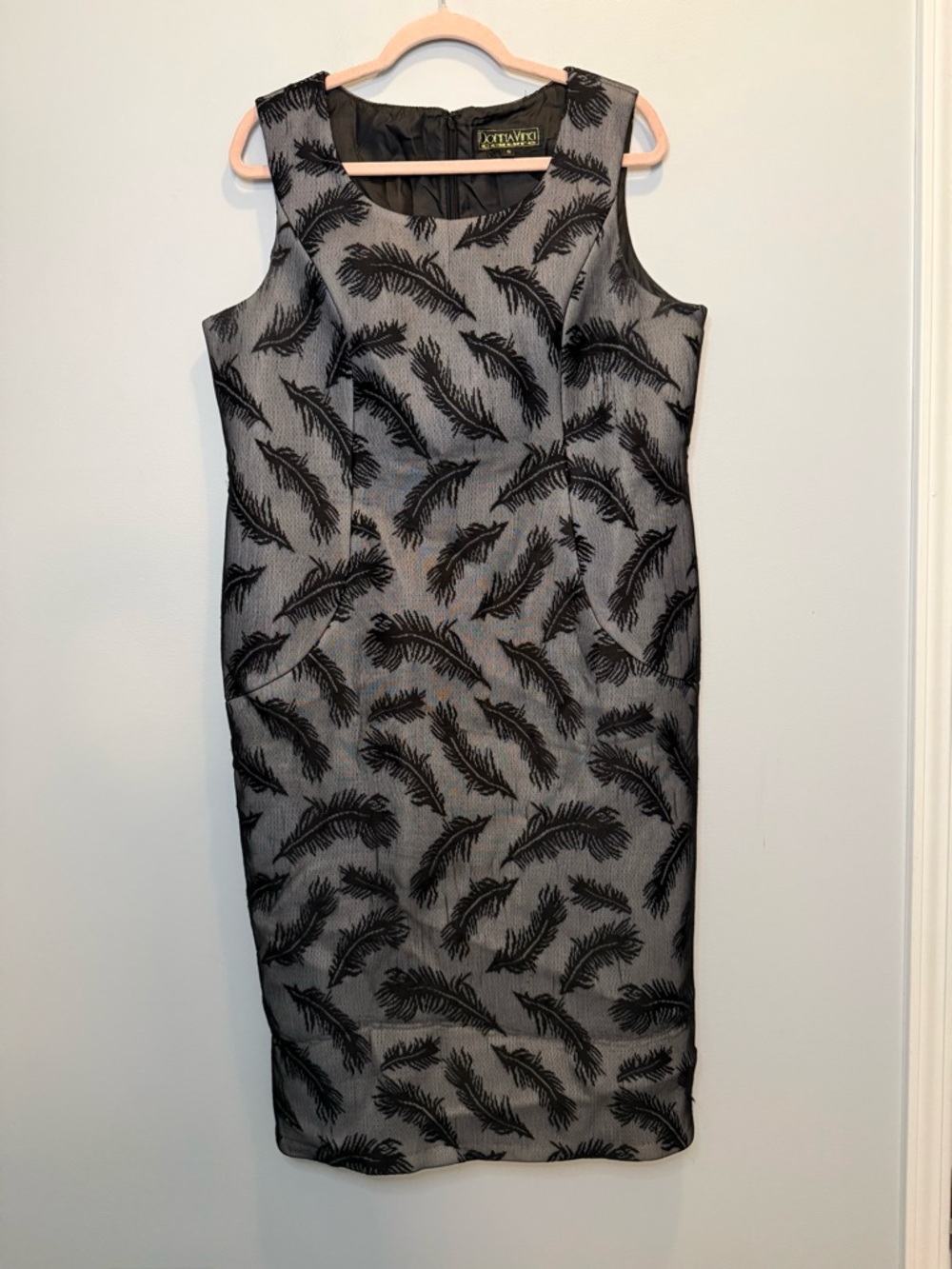 Donna Vinci Couture Silver and Black Feather Jacquard Sheath Midi Dress Size 16